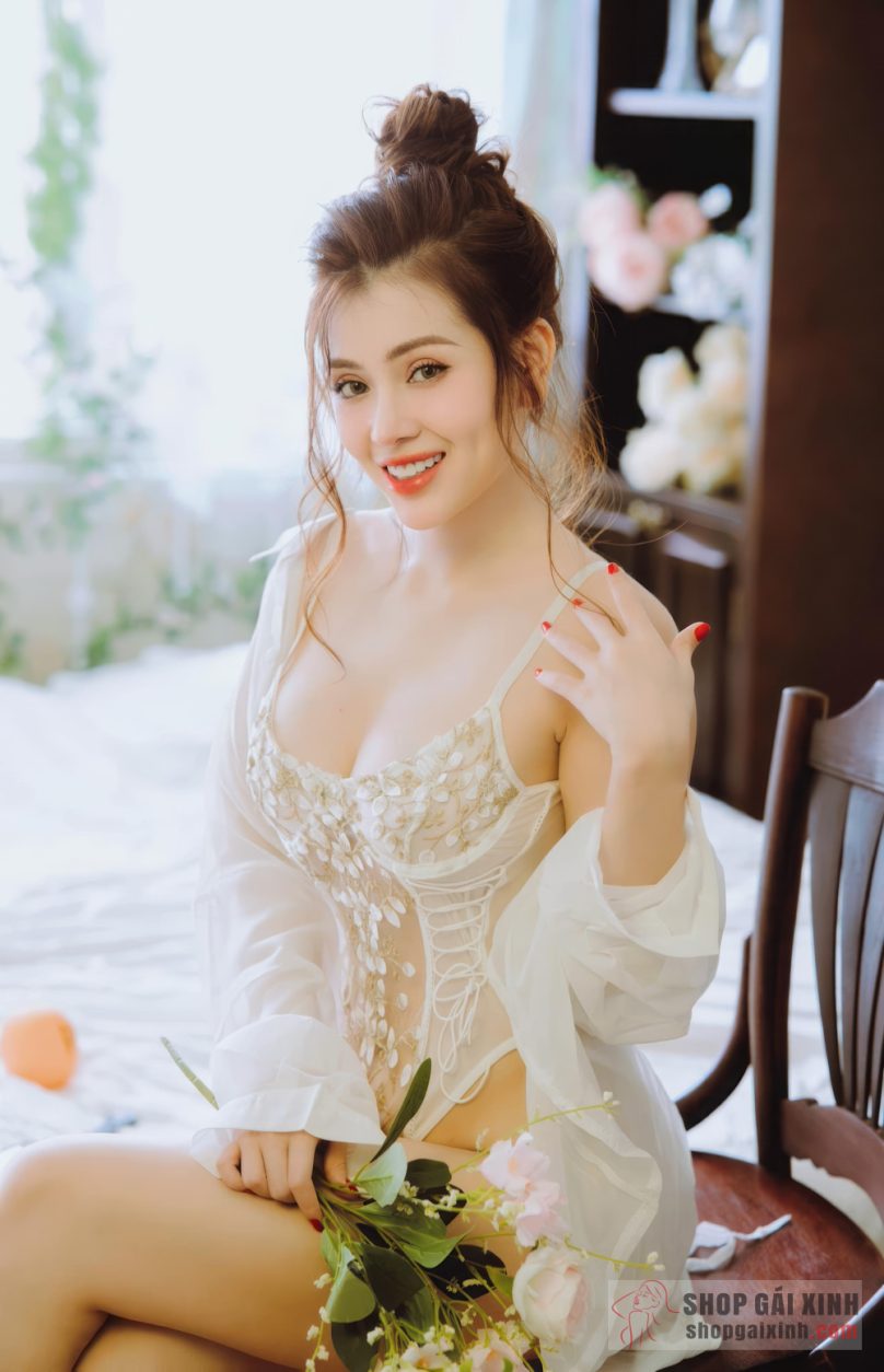 Cùng xem loạt ảnh sexy nóng bỏng khoe dáng cực nuột của DJ Kat