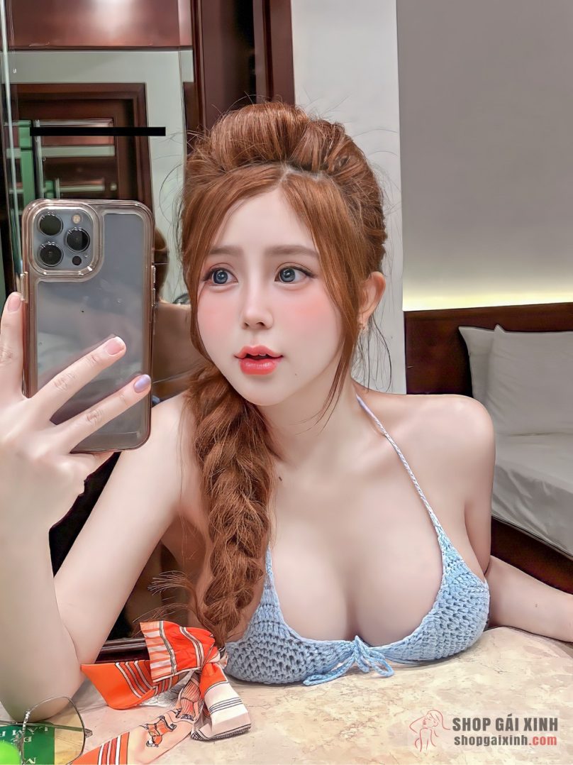 Huỳnh Quế Trinh: Hot girl 10x khoe vòng 1 nóng bỏng 