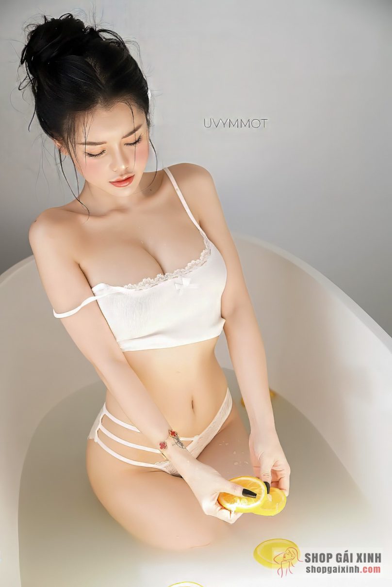 Hot girl Lê Ngọc Anh - Nhan sắc xinh đẹp cùng thân hình quyến rũ sexy