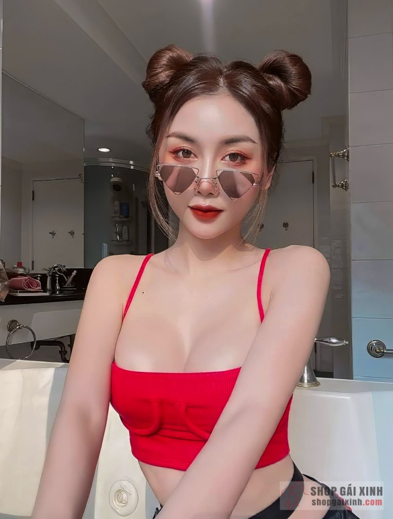 DJ Yuu Quỳnh Nhi ngày càng xinh đẹp, quyến rũ và sexy hơn