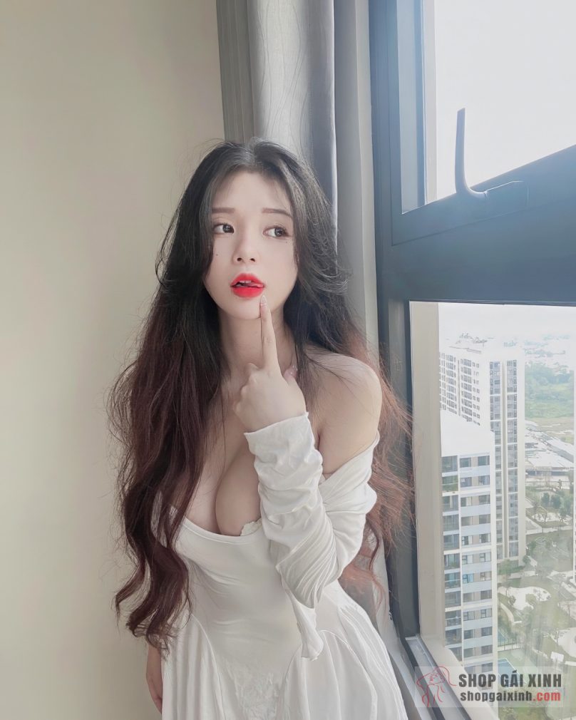 Streamer Hồng Nhung Dorry ngày càng xinh đẹp và sexy