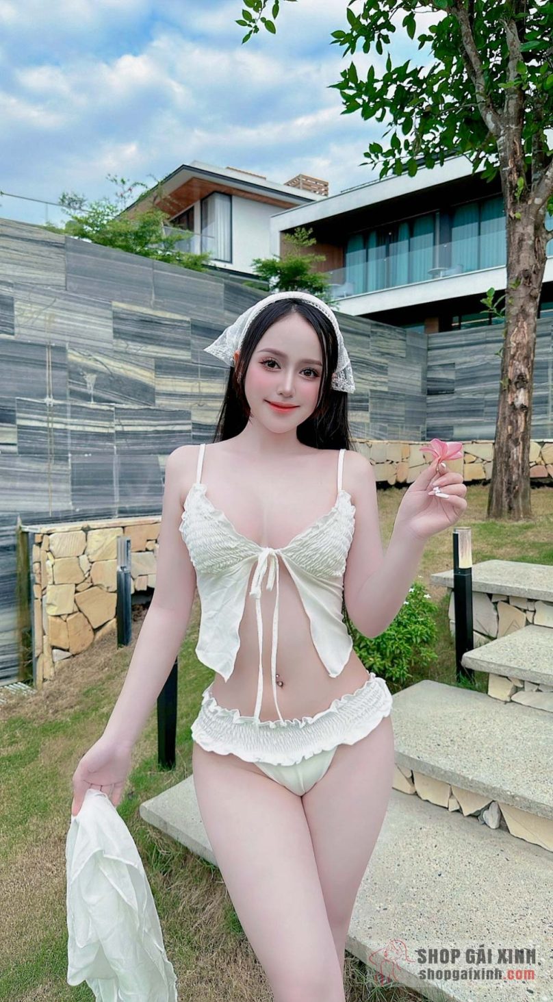 Thùy Trang 2k6 sexy nóng bỏng trong loạt ảnh mới nhất 2024