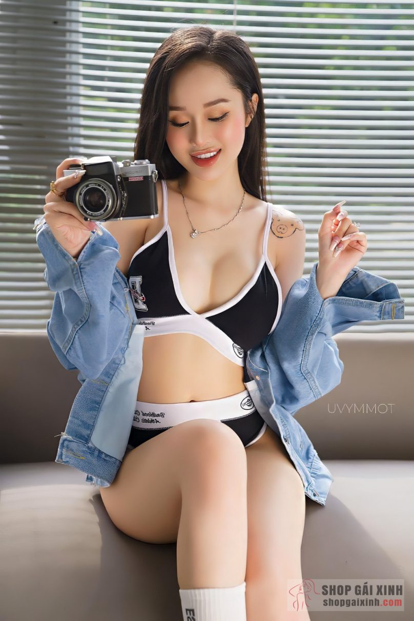 Nguyễn Tuyết Nhung: Hot Girl xinh đẹp, nóng bỏng nổi bật của giới Trẻ 